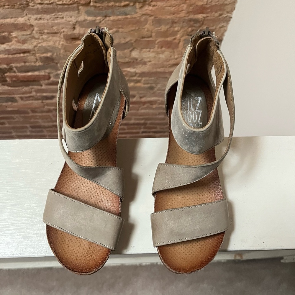 Miz Mooz Women's Tan Strappy Sandals